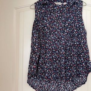 Size S high low tank with buttons and collar